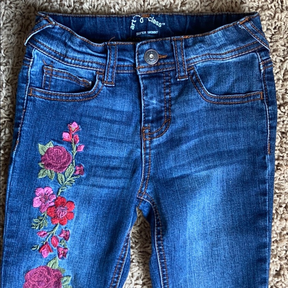 Art Class Embroidered Super Skinny Jeans 5
